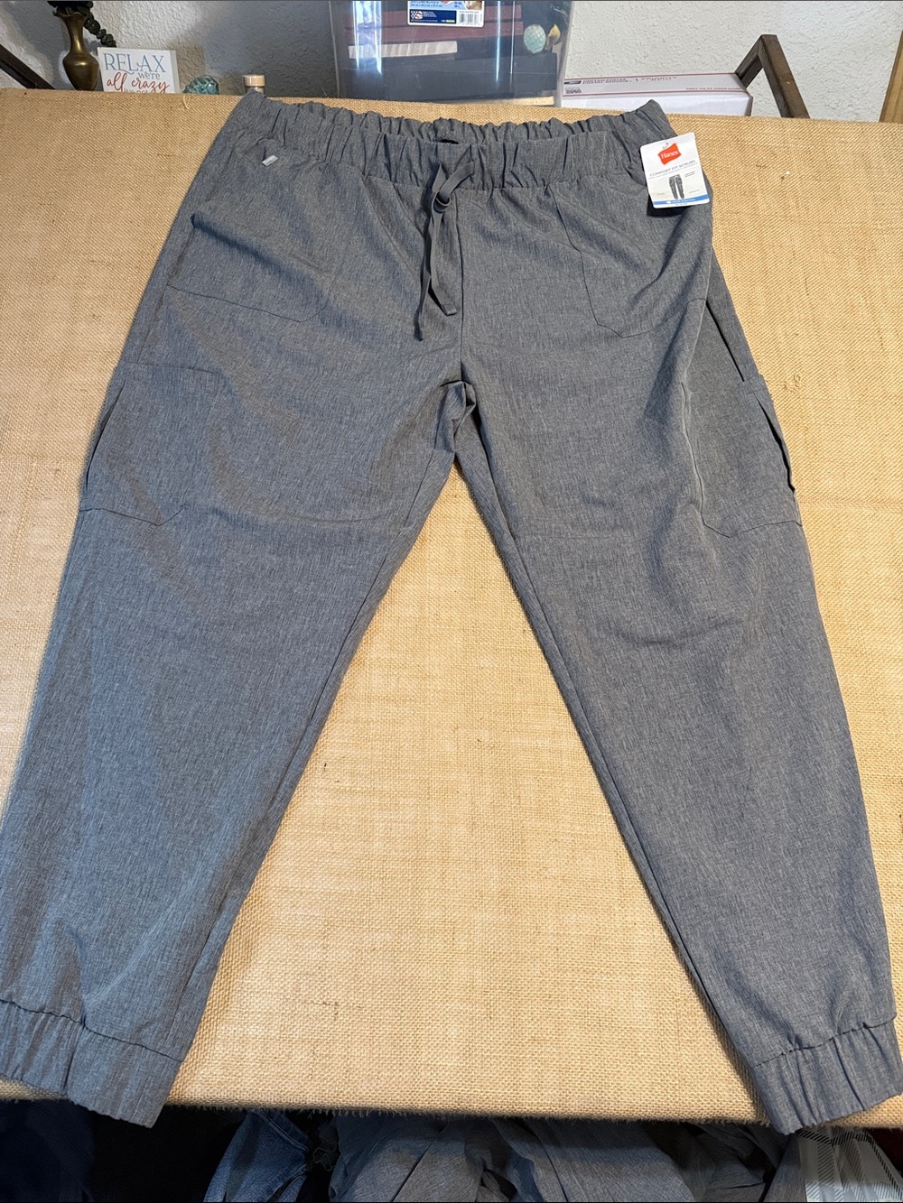 Women’s grey scrub jogger pants